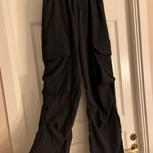 Cargobyxor - Sköna Cargobyxor, aldrig använda bara testade
