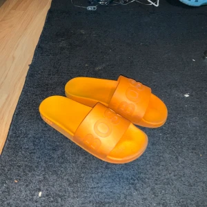 Hugo boss tofflor - Bra skick! Storlek 40/41