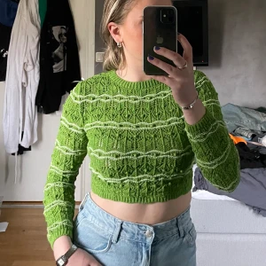Grön tröja - Grön stickad tröja med fint mönster😊✨
