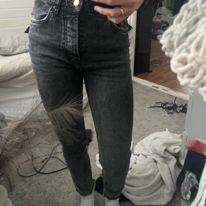 Jeans men svart/grå tvätt - Jeans från KARVE i storlek xs, sitter väldigt fint på, fint skick