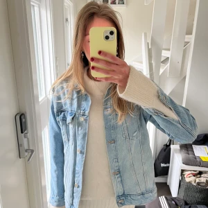 Jeansjacka - Jättefin jeansjacka i bra skick!