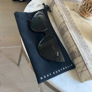 Quay Australia solglasögon nya - Helt nya svarta solglasögon från Quay Australia 
