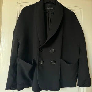 Zara blazer - Använd ett fåtal gånger Xs men lite oversized 