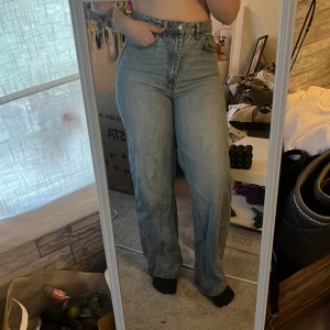 Jeans - Bra skick, inte min stil så derför jag säljer annars jättefina.
