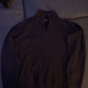 Halv zip  - Nytt skick  Storlek s