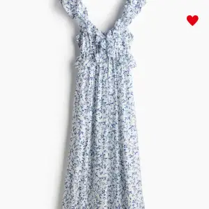 söker denna klänning i storlek xs/s från H&M💞💞