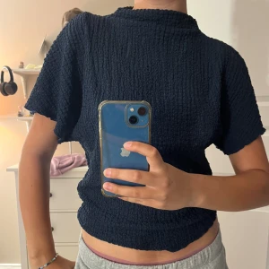 Mörkblå Zara blus - Superfin blus/topp från zara i storlek S💙 fin till en utekväll tex 💘