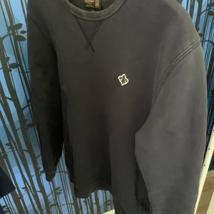 Morris tröja - Mörk blå Morris tröja  Storlek M   Skick 9/10  Sparsamt använd