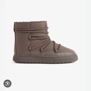 inuiiki liknade skor - inuiiki liknande skor ifrån h&m 💕💕 passar även mig som har strl 37! använda enstaka gånger