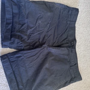 Super sköna ”chinos” shorts  - Säljer pga för små