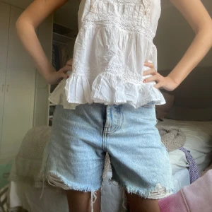 Jeansshorts - Så så snygga jeanshorts som sitter på lite baggy🙌🏿💕