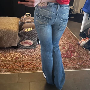 Replay jeans  - Jätte snygga Lågmidjade Bootcut jeans från Replay💗