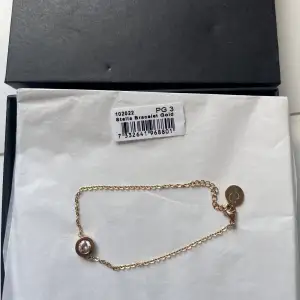 ”Stella bracelet gold” från Edblad. Fick 2020 men var för stort så är inte använt 