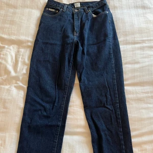 CK jeans  - Knappt använda Calvin Klein jeans i storlek 10 (skulle säga S/M) 
