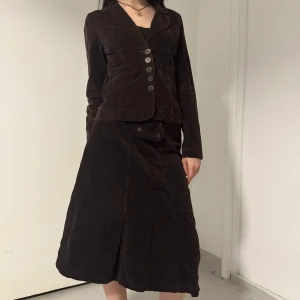 Set i manchester - Coolt sett med fint mönster och knappar🤎