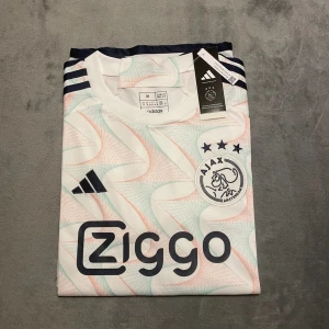 Ajax fotbollströja  - Storlek M vuxenstorlek 