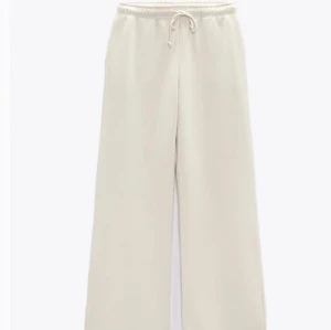 Sweatpants beige och grå  - Str S från zara. Finns i beige och svart . 150 kr/st. Skriv innan du köper 