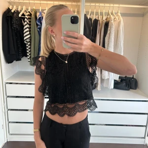 Spets topp från Italien  - Köpt förra året i Italien och endast använd en gång så i nyskick 