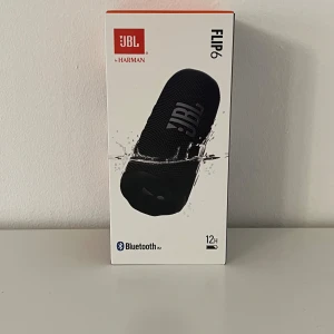 Högtalare - JbL högtalare kommer med laddare i nytt skick. Perfekt till sommaren då ljudet och kvaliten är super. För mer info skriv privat!