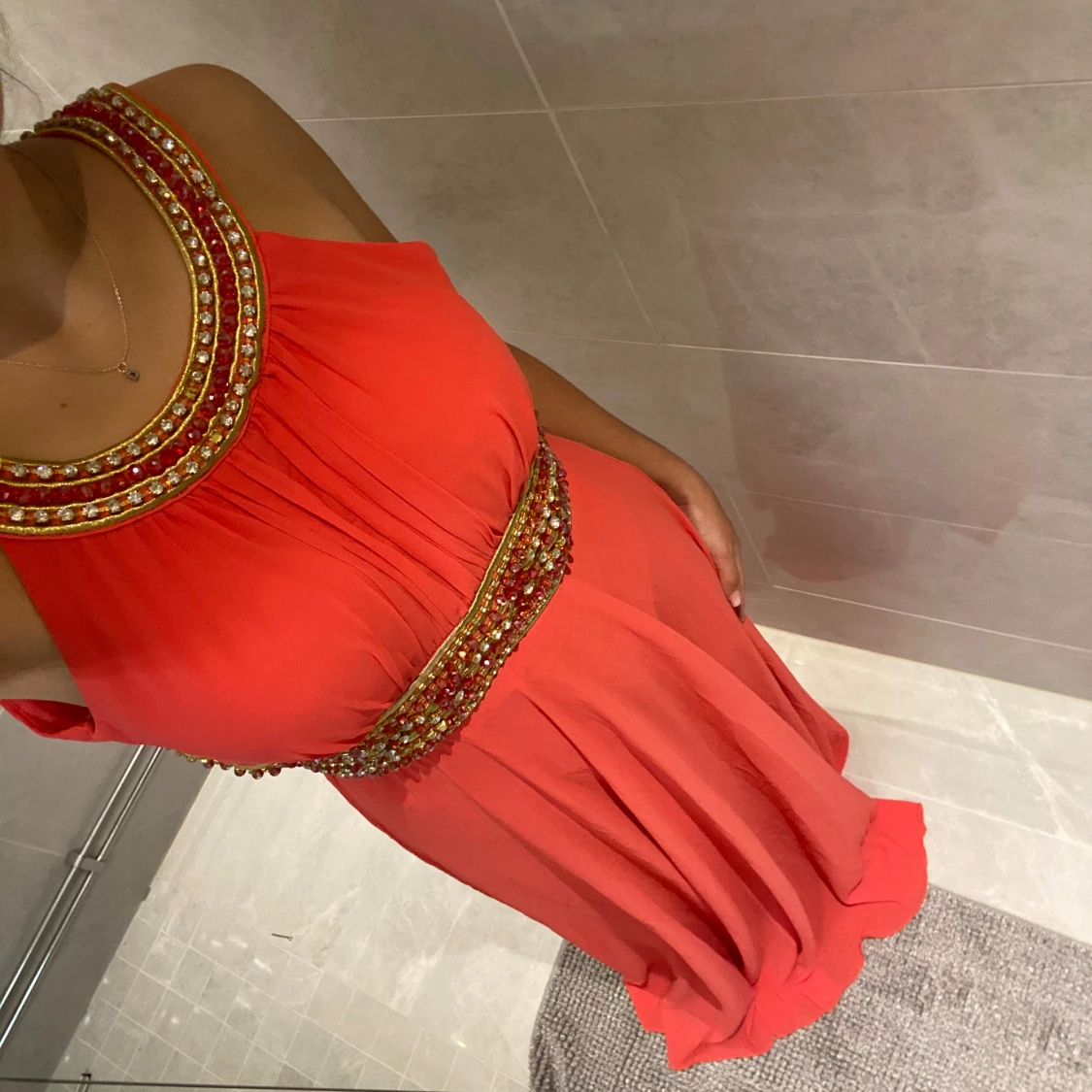 Balklänning med paljetter 