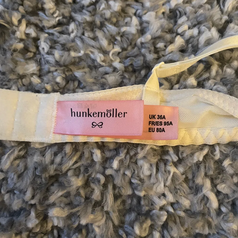 Hunkemöller bh, storlek 80A. Vit. Övrigt.