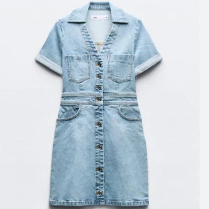 Klänning - !!Intressekoll!! Slutsåld jeans klänning från Zara 🙌🏼💕Helt ny med prislapp kvar.