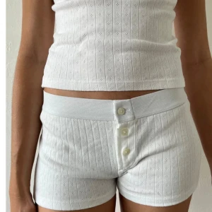 Shorts Vita  - Jätte söta shorts från Brandy Melville i storlek s 💗