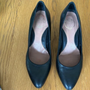Novita pumps 40” - Använda jättesköna novita pumps 40”