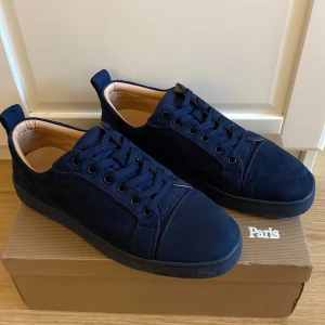 Christian Louboutin skor - Säljer dessa nästan inte alls använda skorna efter som de inte passar mig längre