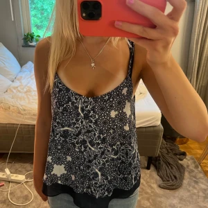 Söt topp - Super söt topp köpt secondhand❤️