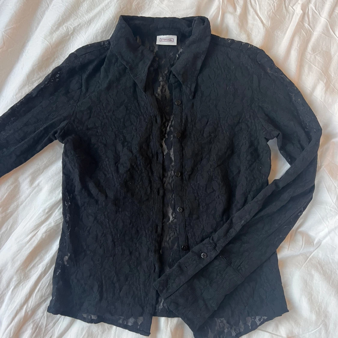 Svart spetsskjorta - 91