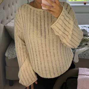 Beige stickad tröja - Mysig beige stickad tröja, passar till allt möjligt 🤍