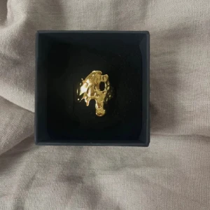 Meja ring rostfri  - Ring i Ion plated 304 Stainless steel💞 45kr/st, finns flera i lager ☺️ kolla gärna in mina andra annonser för fler liknande smycken och min instagram (ebnorth) där jag främst sköter försäljningen 💕💕