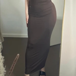 Maxi skirt  - Aldrig använd  Maxi kjol, sjukt snygg på & super skönt material  Behöver nytt hem då jag inte får användning av den, den finns inte i zaras sortiment längre