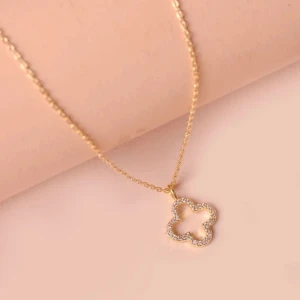 Halsband - Van cleef liknande halsband, super snyggt och i bra kvalite 😍