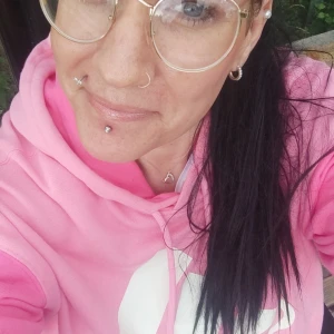 Rosa Adidas tröja nyskick  - Lappar borta bara använd 2ggr