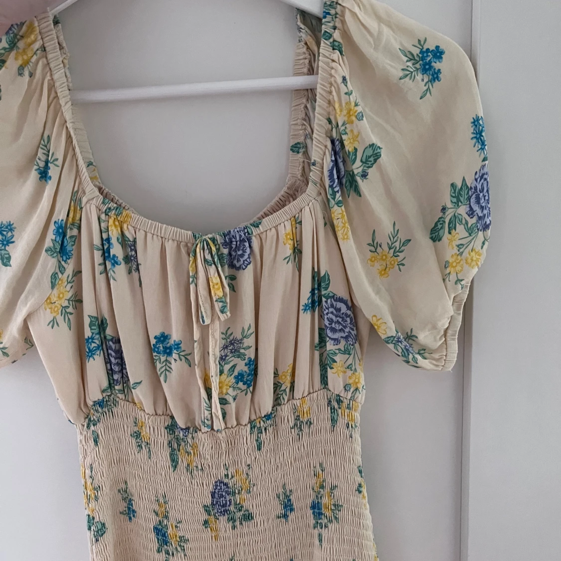 Blommig klänning  - 91