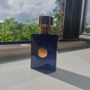 Versace dylan blue edt 3-5ml - Versace dylan blue edt herr parfym 3-5ml återstår