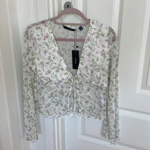 Blus - Jättefin blus från Vero Moda!😍Helt ny med prislapp. Nypris 349 kr
