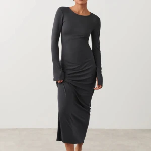 Gina klänning - Superfin klänning! använd 1 gång🤍