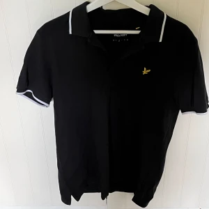 Pike tröja - Lyle&scott pike storlek M svart 