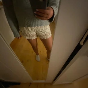 super söta spets shorts  - bra skick, beige, söta somriga shorts 