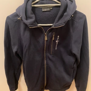 Zip hoddie/ kofta  - Jättefin och varm kofta, nypris 999kr 💫