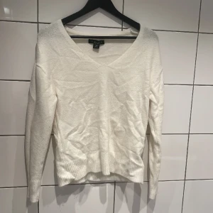 Stickad tröja  - Skön. Sticks inte. 