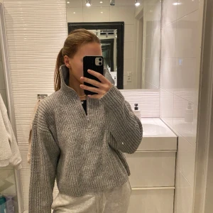 Kofta weekday - Stickad tröja från weekday strl S