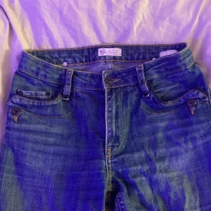 Vintage Lågmidjade jeans  - Säljer mina favorit Lågmidjade jeans så sjukt snygga köpta för 1100 mitt pris: 350