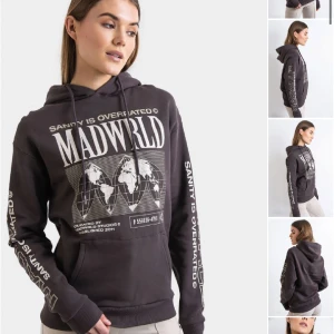 Madlady hoodie - Använt den 2 gånger. Köpt för 550kr men säljer för 200kr + frakt 🤍Skriv för fler bilder