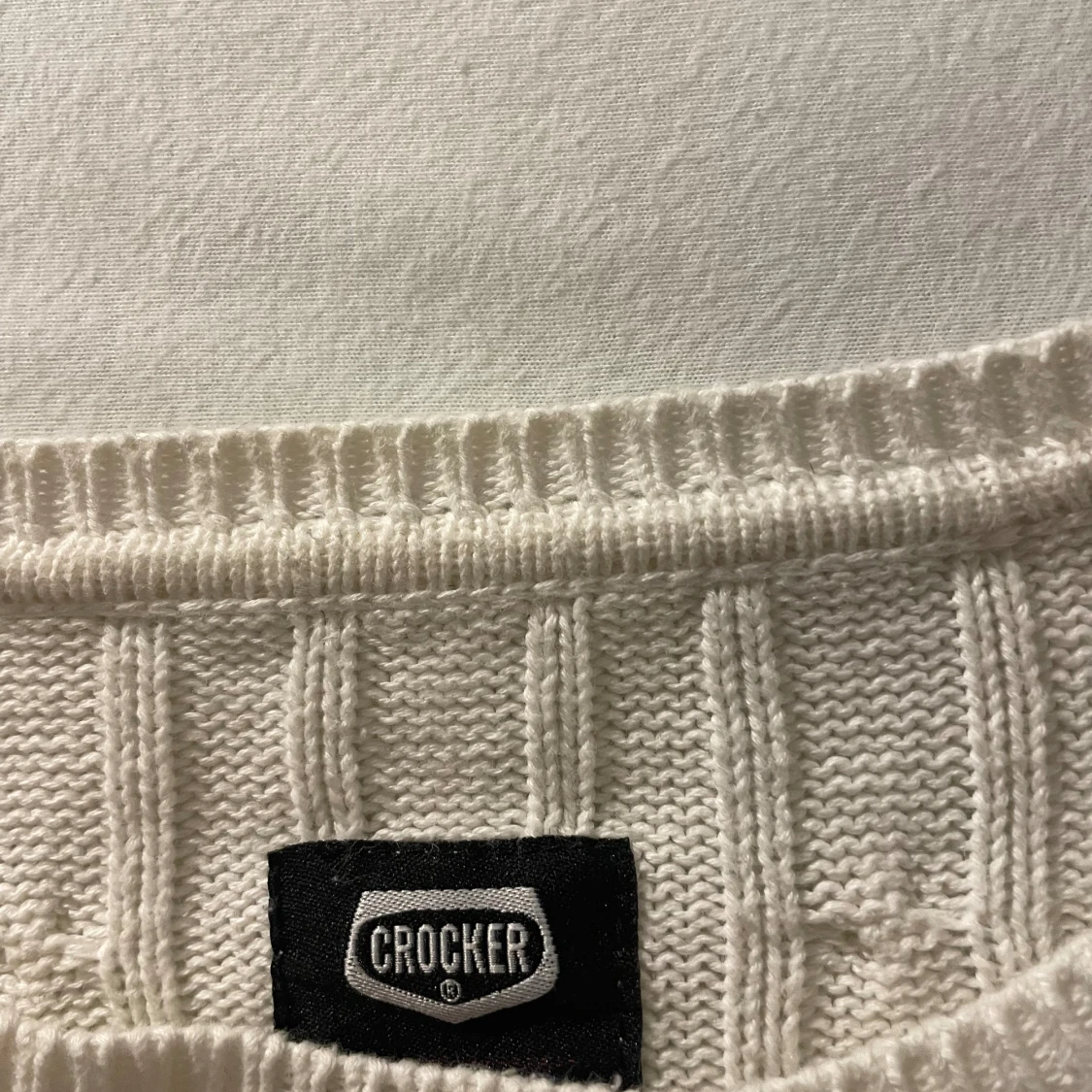 Stickad vit tröja - 91