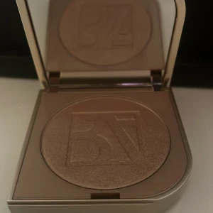 Highlighter beaty act - Säljs pga har två i exakt samma färg, helt oanvänd 🩷köpt för 199kr