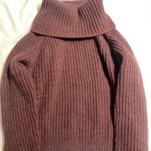 Jätte mysig tröja med krage från Kappahl ✨ Använd fåtal gånger 
